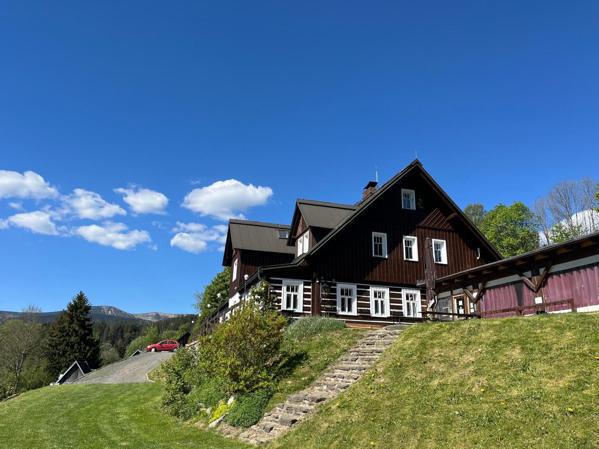 Chata Hubertka Krkonose Vítkovice Buitenkant foto